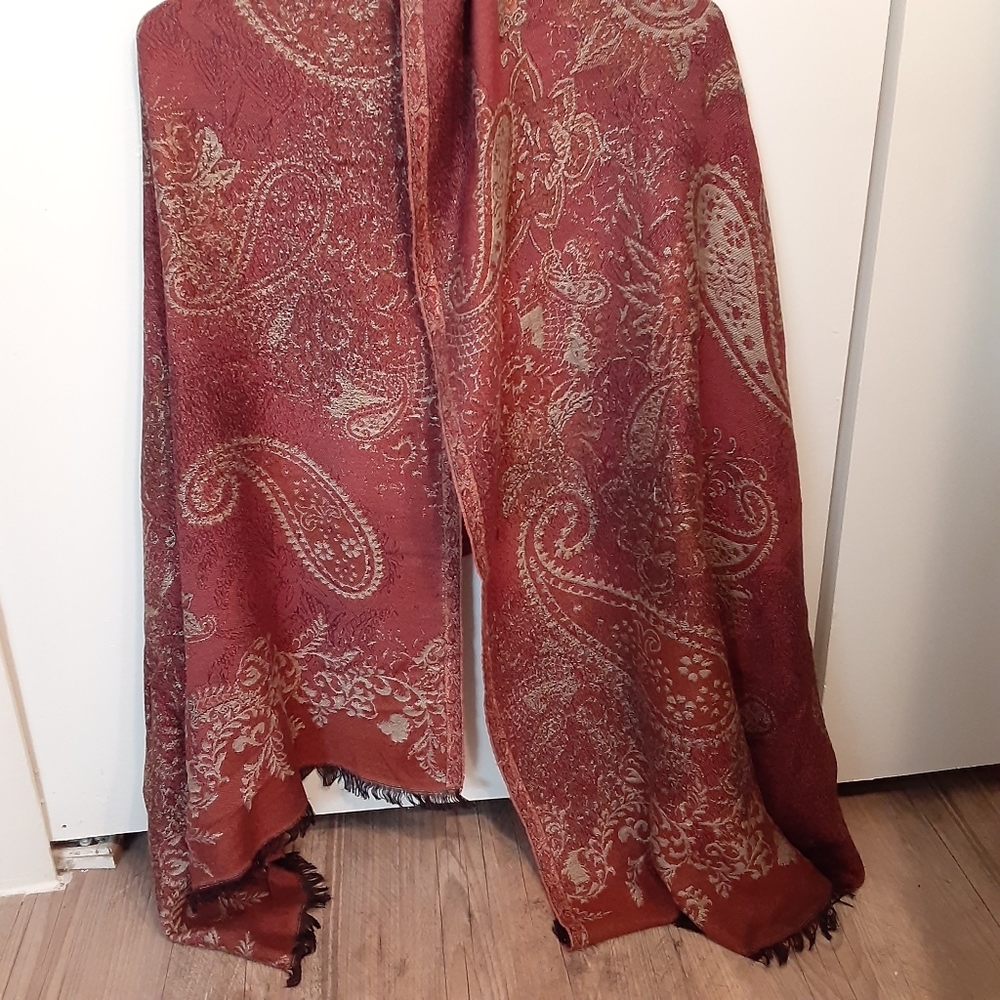 Brooks Brothers tapestry wrap